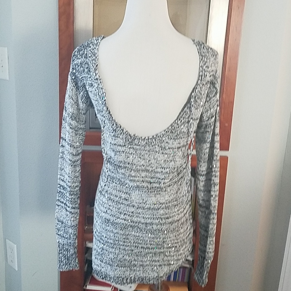 The back of this sweater is very sexy!!